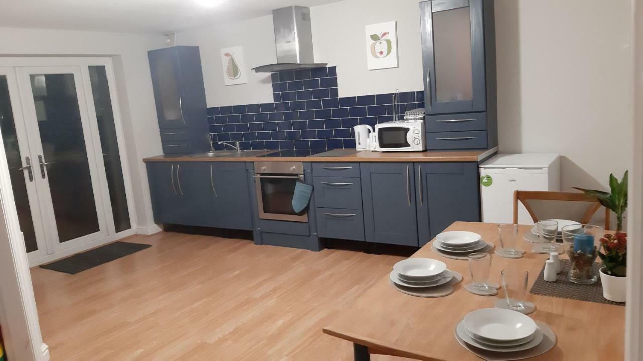 Sunny Lynn Holiday home Oldham
